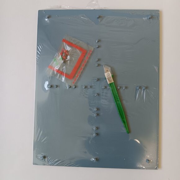 Darice Plastic Canvas Cutting Workshop 14" x 11" + 10 Sheets Clear Plastic Canva - Picture 3 of 11